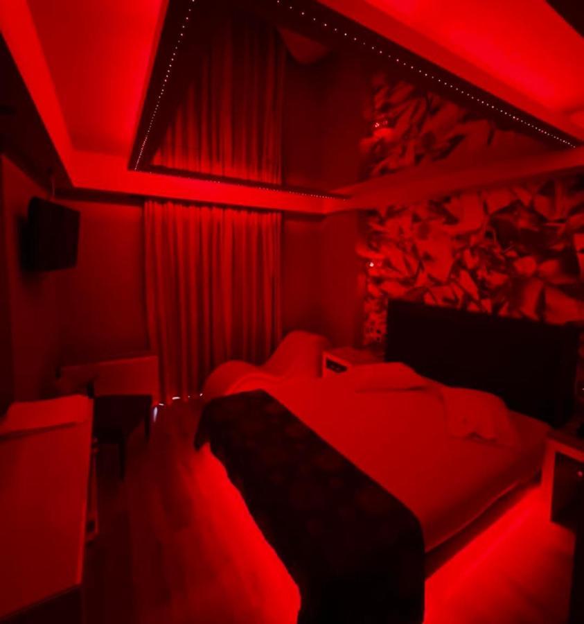 Hotel Prive Skaramangás Buitenkant foto
